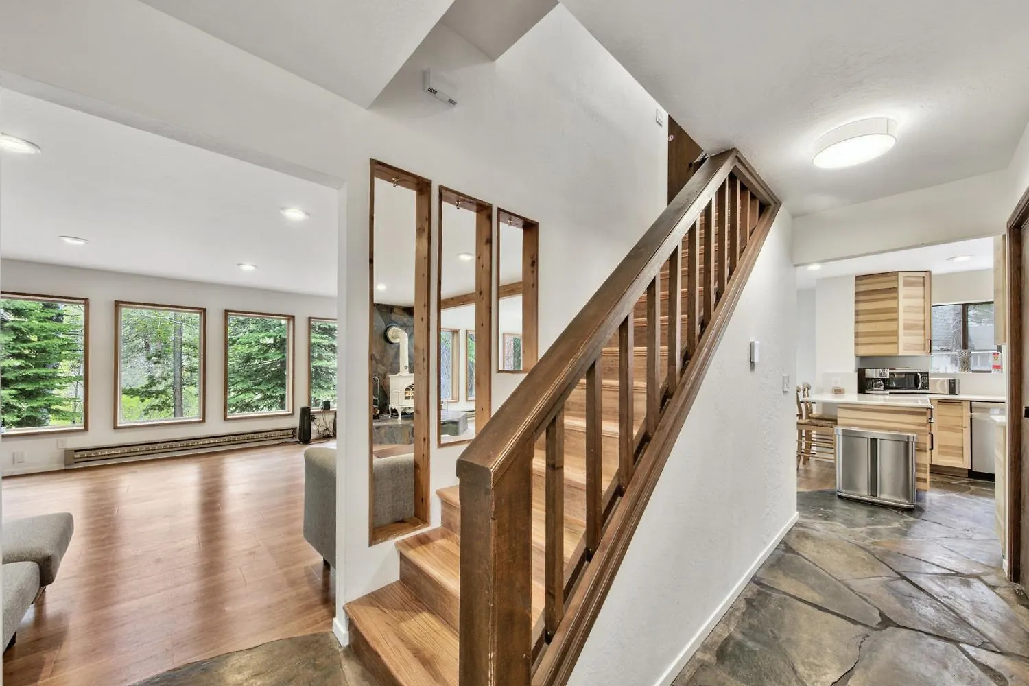 סאות' לייק טאהו 3685S River View Retreat בית נופש