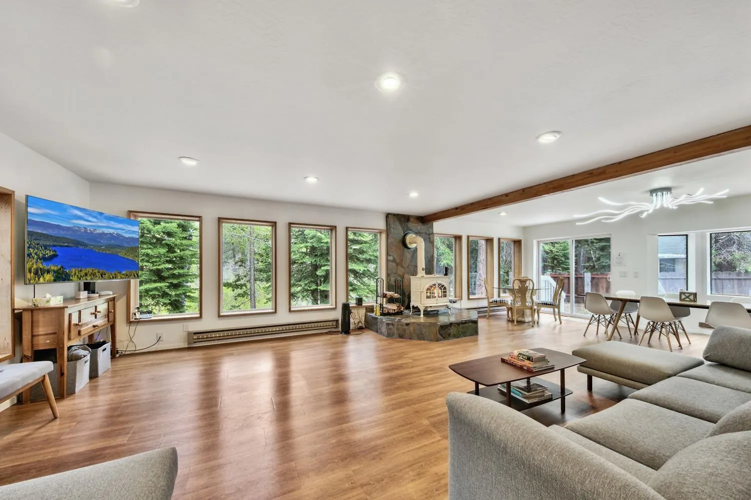 סאות' לייק טאהו 3685S River View Retreat סאות' לייק טאהו